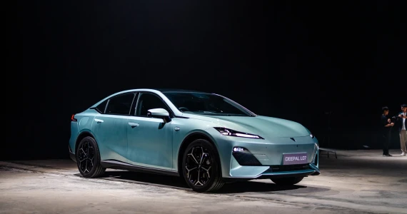 รูปภาพ ดีพอล Deepal LO7 Standard ปี 2023