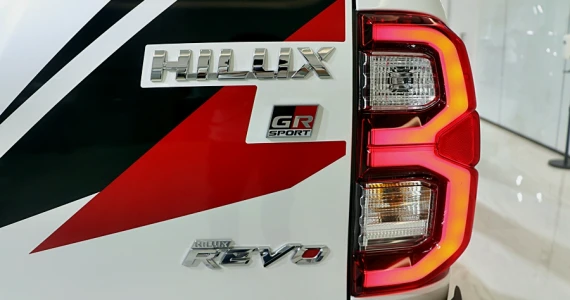 รูปภาพ โตโยต้า Toyota Revo GR Sport 2.8 AT Hi-Floor 4X4 ปี 2021