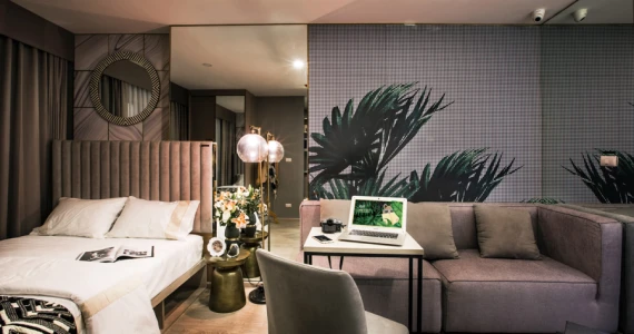 รูปภาพ เอลลิโอ สาทร-วุฒากาศ (Elio Sathorn-Wutthakat)