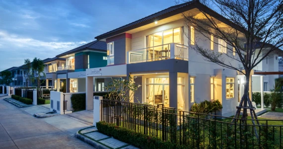 รูปภาพ เทรนดี้ ธารา ร่มเกล้า (Trendy Tara Romklao)