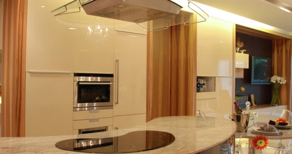 รูปภาพ โอเชียน เอจ (Ocean's Edge)