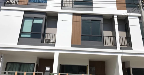 รูปภาพ เดอะ ฟรีด้อม นาคนิวาส-โชคชัย 4 (The Freedom Nakniwas - Chokechai 4)