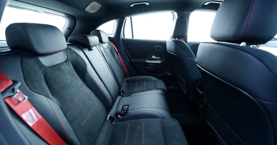 รูปภาพ เมอร์เซเดส-เบนซ์ Mercedes-benz AMG GLA 35 4MATIC ปี 2021