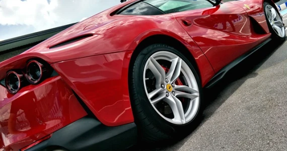 รูปภาพ เฟอร์รารี่ Ferrari 812 Superfast V12 ปี 2017