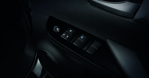 รูปภาพ โตโยต้า Toyota Revo Double Cab Z-Edition 4x2 2.4 Entry AT ปี 2022