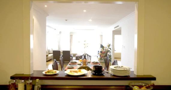 รูปภาพ ริเวอไรน์ เพลส คอนโดมิเนียม (Riverine Place)