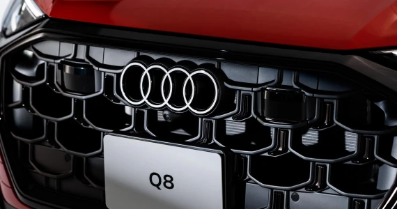 รูปภาพ อาวดี้ Audi Q8 TFSI e quattro S line edition one ปี 2024