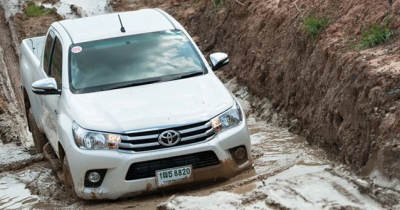 รีวิว Toyota Hilux Revo ภายในหรู ขับนุ่ม เทคโนโลยีเด่น