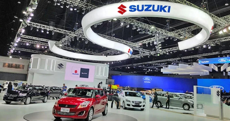 SUZUKI โดดเด่นในมอเตอร์โชว์ ด้วย Swift SAI สีม่วงสด