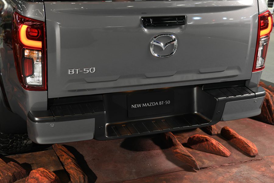 รูปภาพ มาสด้า Mazda BT-50 DBL 3.0 XTR HI-RACER 6AT ปี 2024