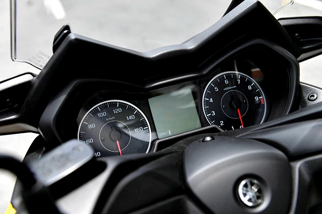 รูปภาพ ยามาฮ่า Yamaha XMAX 300 ปี 2017