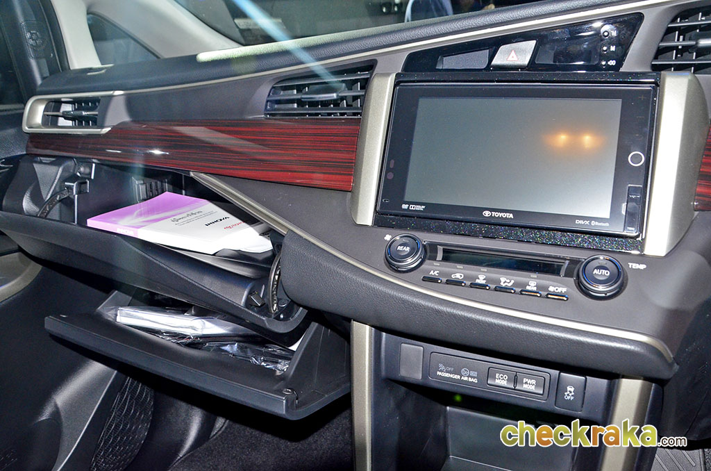 รูปภาพ โตโยต้า Toyota Innova Crysta 2.8 V A/T ปี 2016