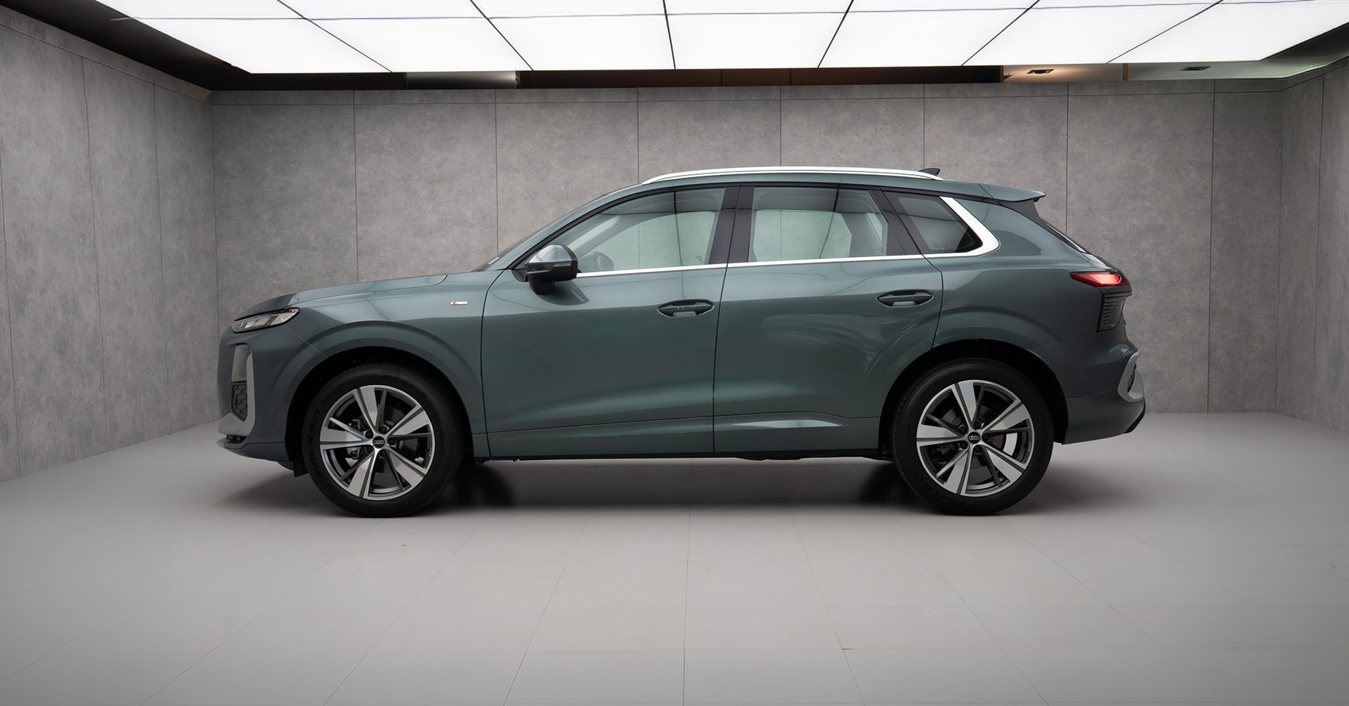 รูปภาพ อาวดี้ Audi Q3 S line Tech Plus ปี 2026