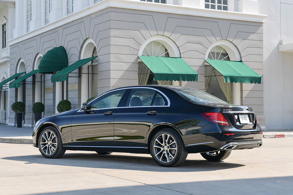 รูปภาพ เมอร์เซเดส-เบนซ์ Mercedes-benz E-Class E 220 D Exclusive ปี 2017