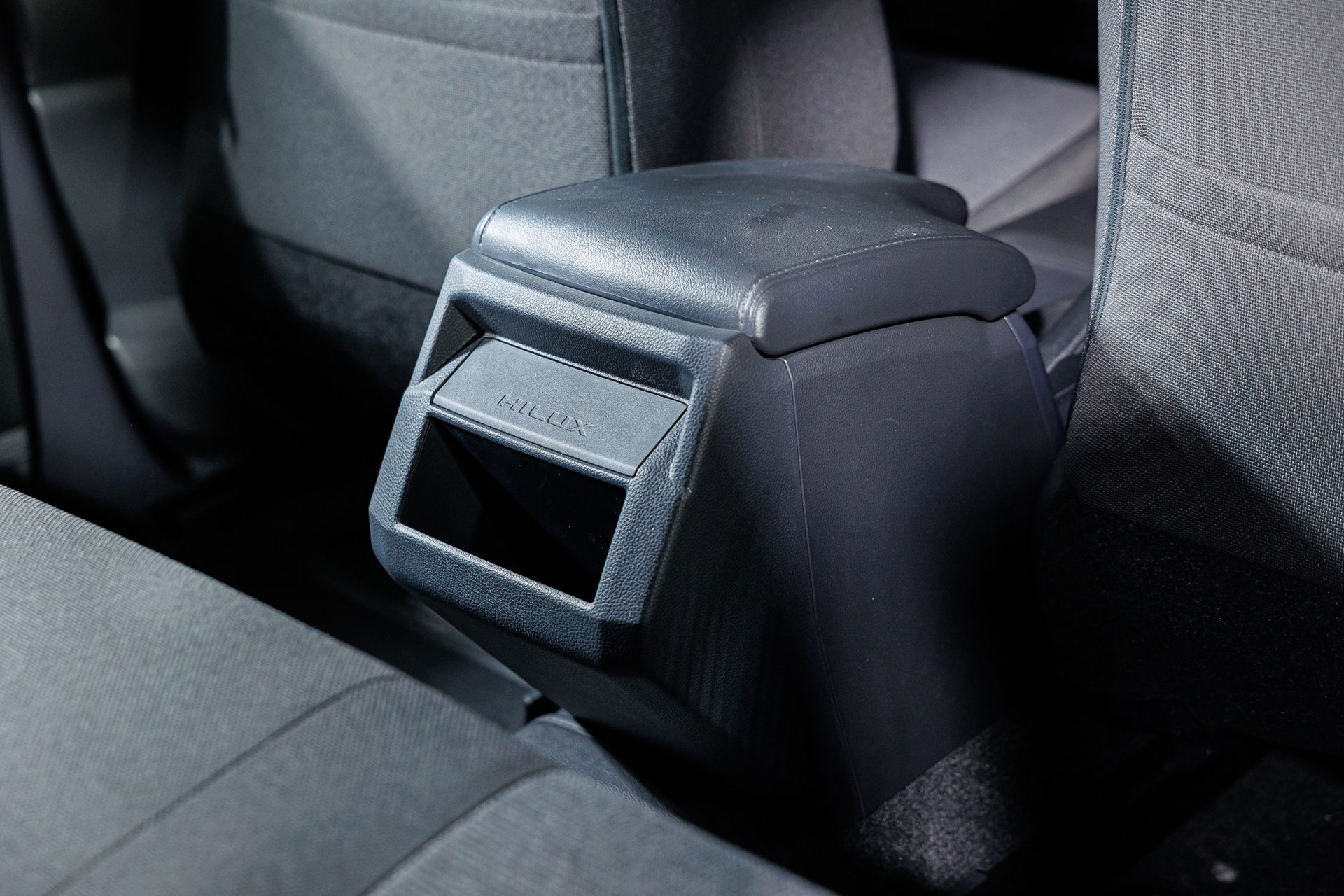 รูปภาพ โตโยต้า Toyota Hilux Travo Double Cab Prerunner 2.8 Premium AT ปี 2025