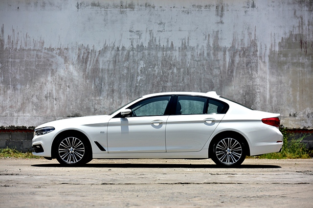 รูปภาพ บีเอ็มดับเบิลยู BMW Series 5 520d Sport ปี 2017