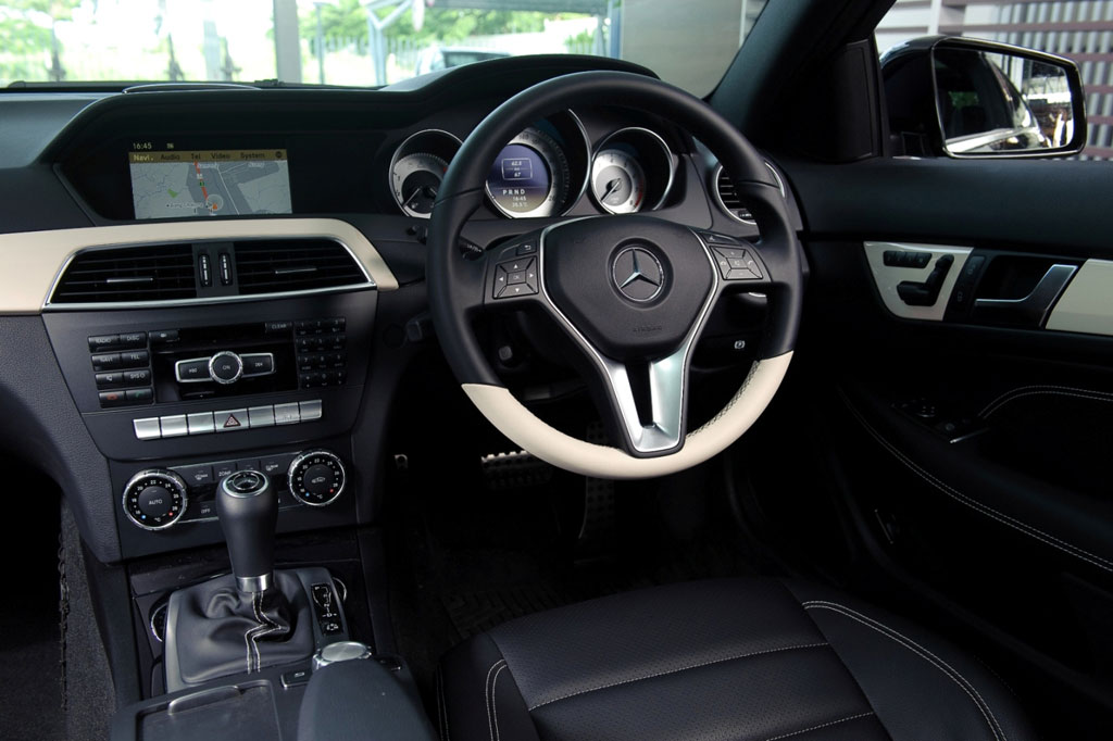 รูปภาพ เมอร์เซเดส-เบนซ์ Mercedes-benz C-Class C250 BlueEFFICIENCY Coupe Edition 1 ปี 2011