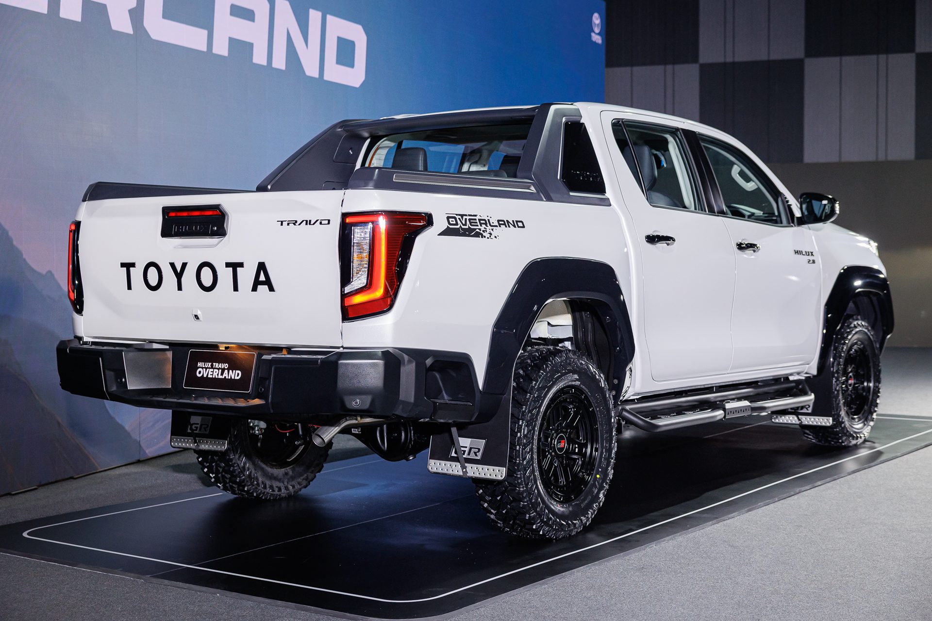 รูปภาพ โตโยต้า Toyota Hilux Travo Double Cab Prerunner 2.8 Overland Plus AT ปี 2025