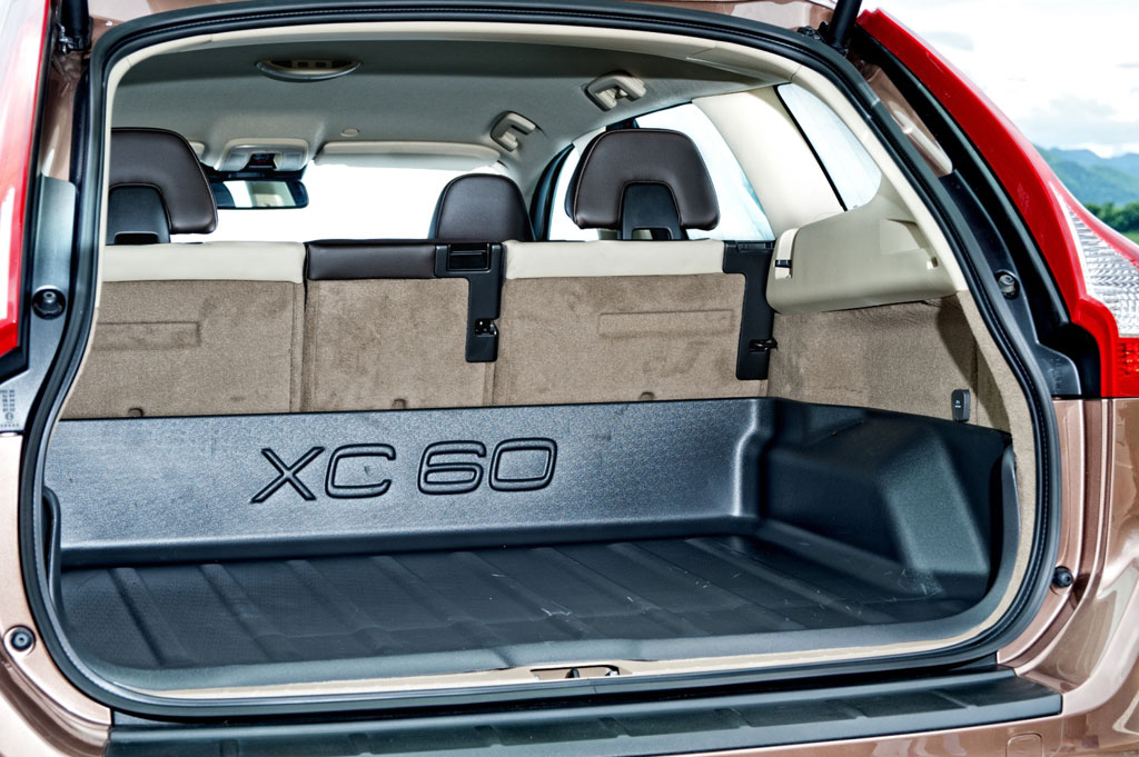 รูปภาพ วอลโว่ Volvo XC60 D4 6-Pack ปี 2013