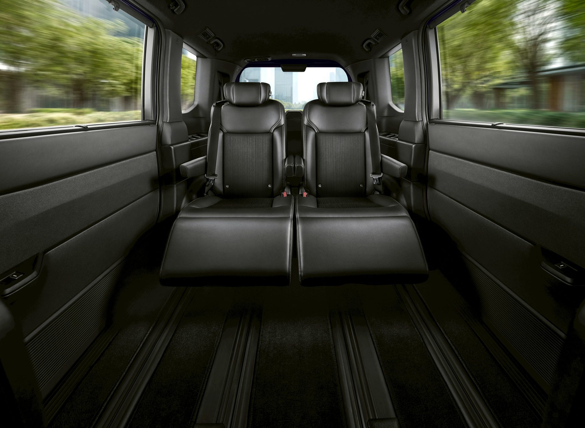 รูปภาพ ฮอนด้า Honda STEP WGN e:HEV SPADA ปี 2025