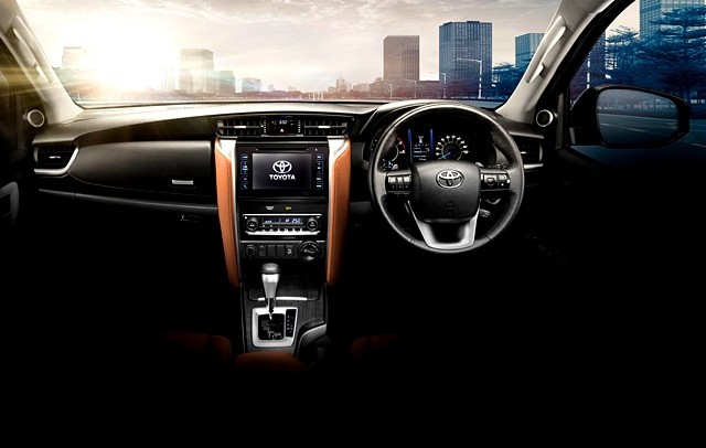 รูปภาพ โตโยต้า Toyota Fortuner 2.8V 4WD AT MY2017 ปี 2017