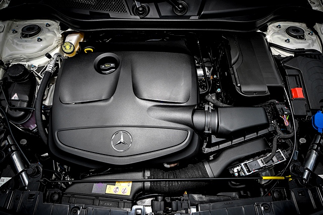 รูปภาพ เมอร์เซเดส-เบนซ์ Mercedes-benz GLA-Class GLA 250 AMG Dynamic MY2017 ปี 2017