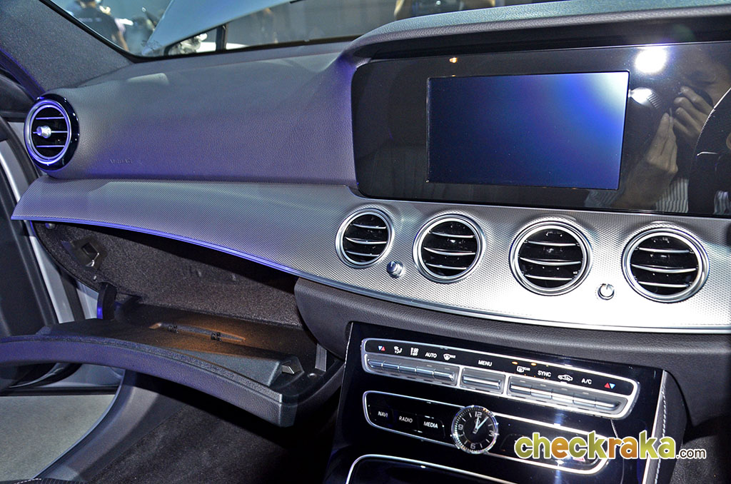 รูปภาพ เมอร์เซเดส-เบนซ์ Mercedes-benz E-Class E 220 D Avantgarde ปี 2017