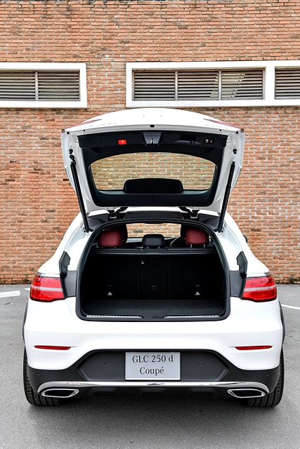 รูปภาพ เมอร์เซเดส-เบนซ์ Mercedes-benz GLC-Class GLC 220 d AMG Dynamic ปี 2017