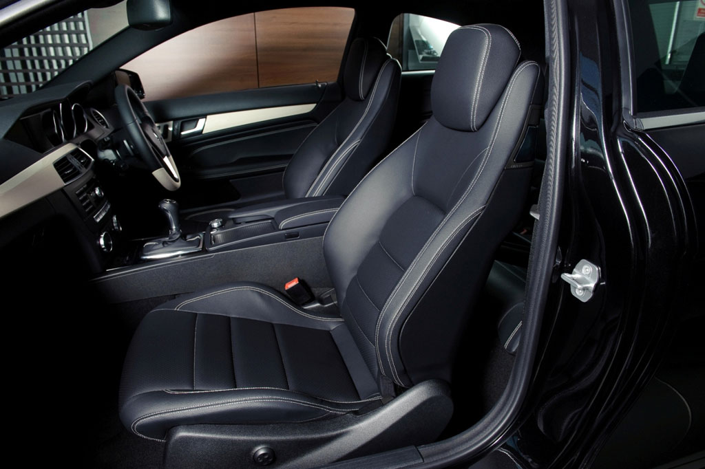 รูปภาพ เมอร์เซเดส-เบนซ์ Mercedes-benz C-Class C250 BlueEFFICIENCY Coupe Edition 1 ปี 2011