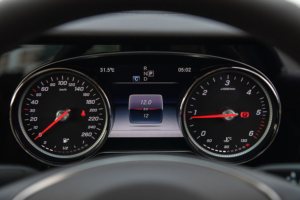 รูปภาพ เมอร์เซเดส-เบนซ์ Mercedes-benz E-Class E 220 D Exclusive ปี 2017