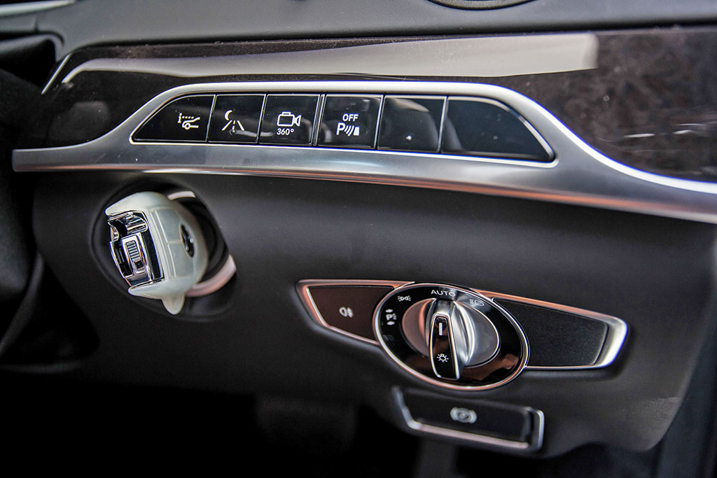 รูปภาพ เมอร์เซเดส-เบนซ์ Mercedes-benz Maybach s500 Premium ปี 2015