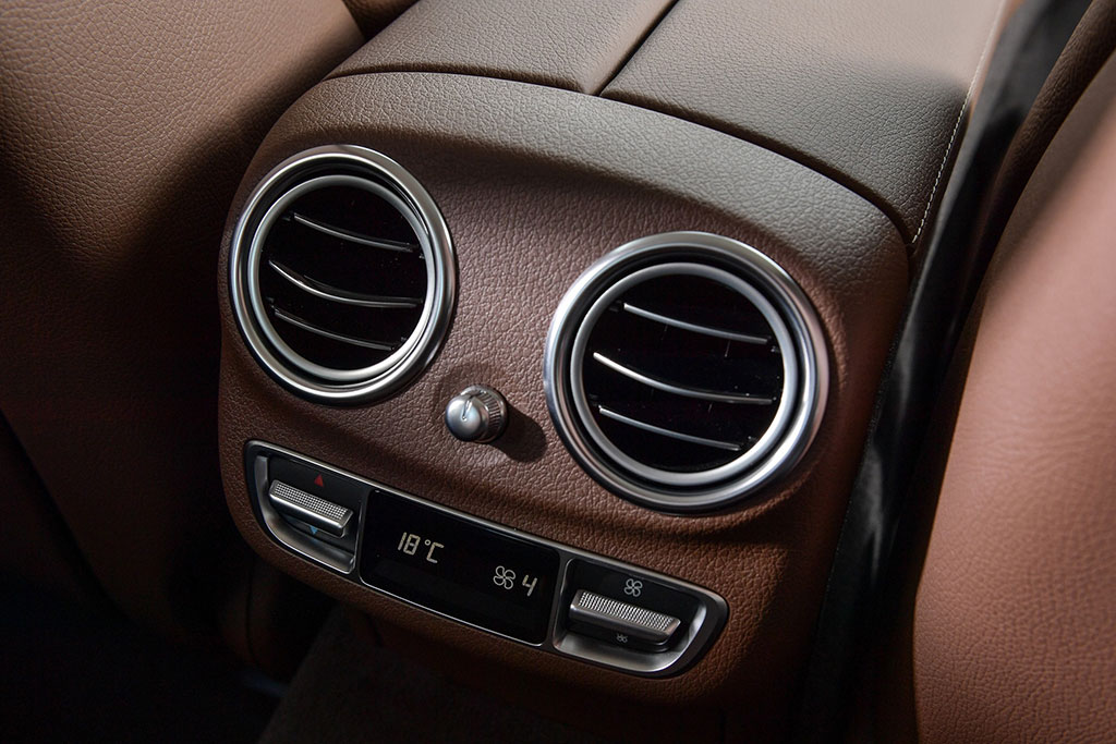 รูปภาพ เมอร์เซเดส-เบนซ์ Mercedes-benz E-Class E 220 D Exclusive ปี 2017