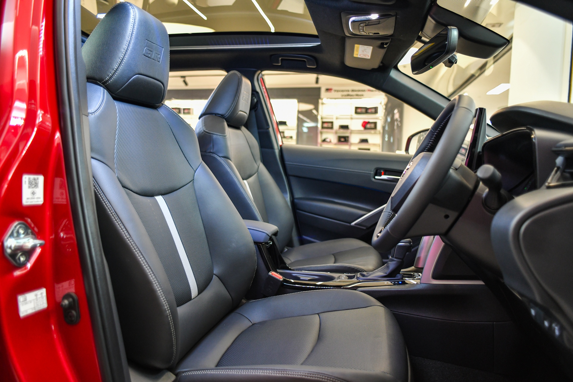 รูปภาพ โตโยต้า Toyota Corolla Cross HEV GR Sport ปี 2026