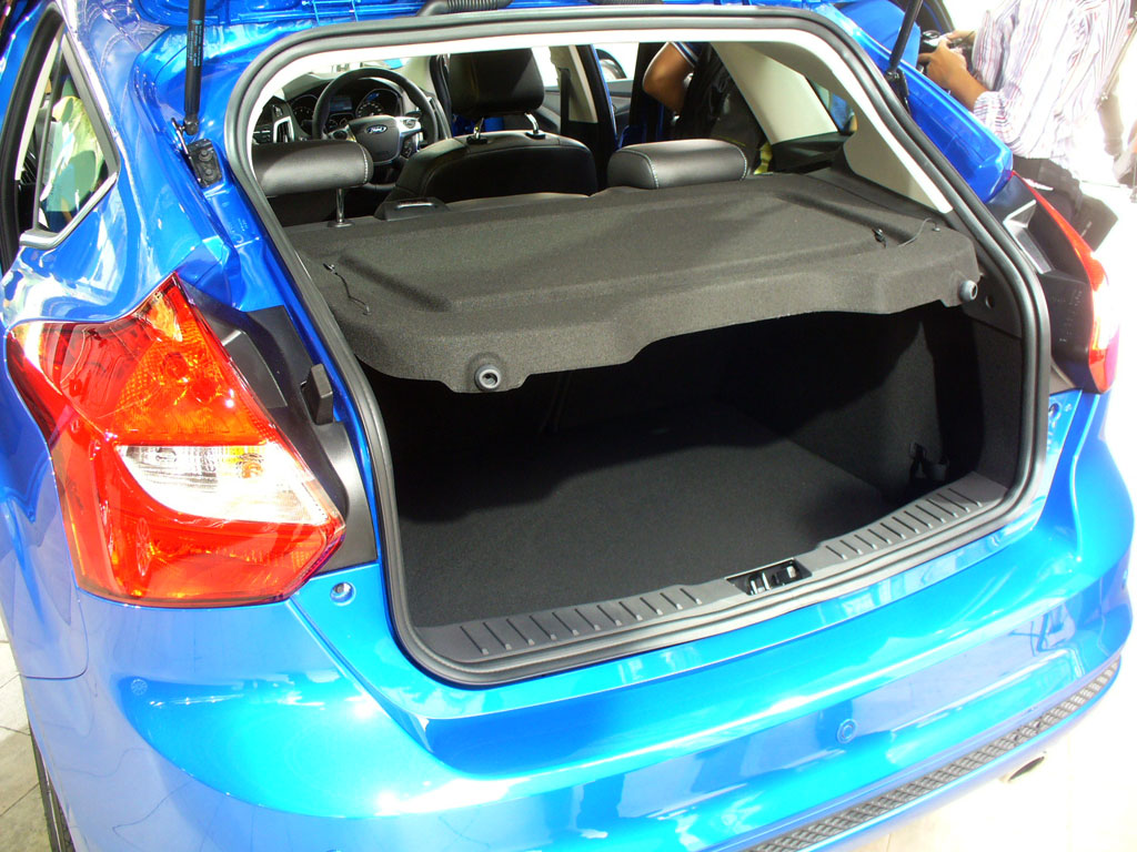 รูปภาพ ฟอร์ด Ford Focus 5Dr 2.0L Ti-VCT GDi Sport+ PowerShift AT ปี 2012