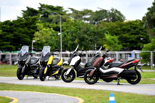 รูปภาพ ยามาฮ่า Yamaha XMAX 300 ปี 2017
