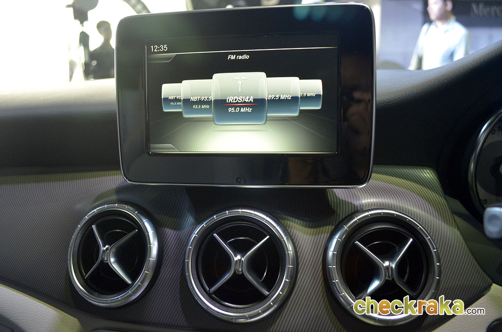 รูปภาพ เมอร์เซเดส-เบนซ์ Mercedes-benz CLA-Class CLA 200 Urban ปี 2015