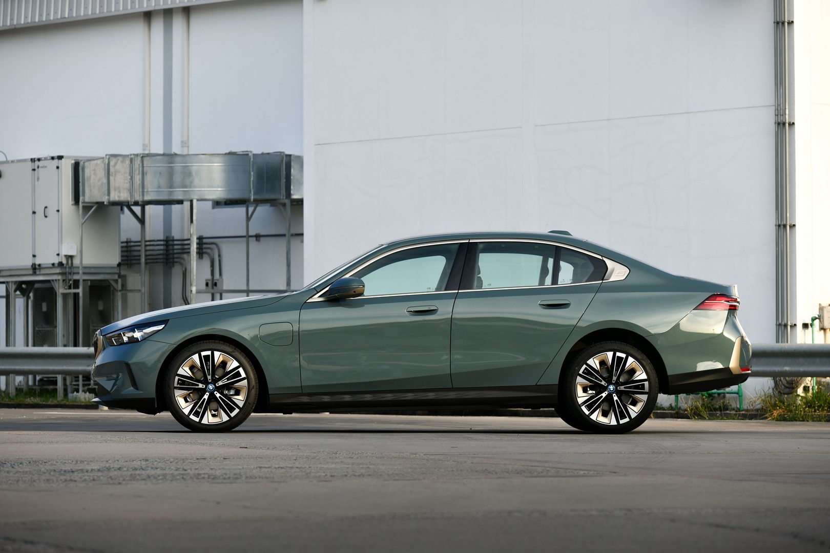 รูปภาพ บีเอ็มดับเบิลยู BMW Series 5 530e Inspiring ปี 2025