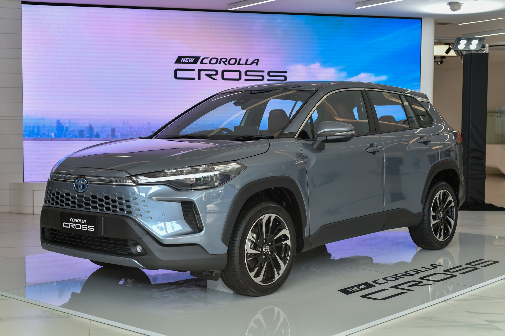รูปภาพ โตโยต้า Toyota Corolla Cross HEV Premium ปี 2026