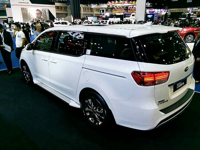รูปภาพ เกีย KIA Grand Carnival Limousine (SXL) ปี 2017