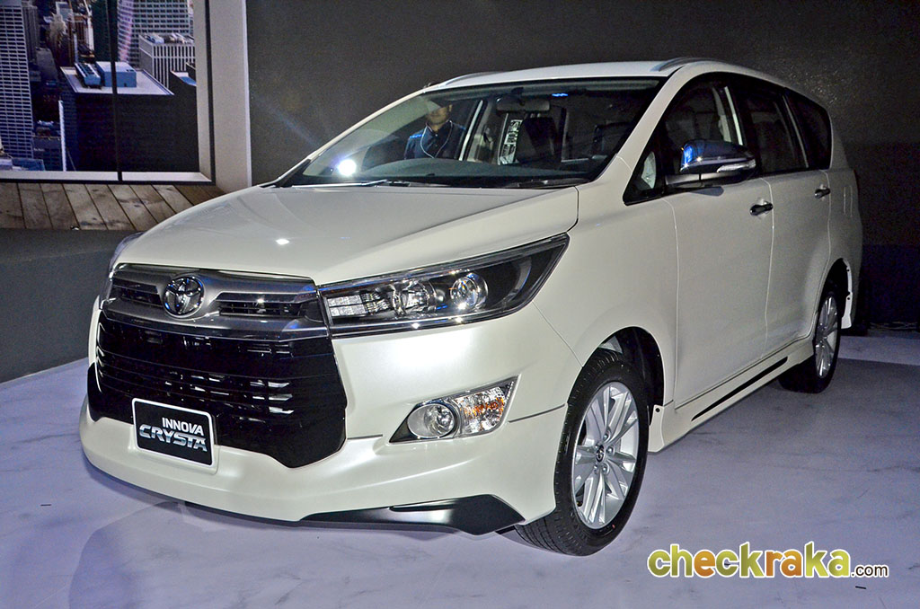 รูปภาพ โตโยต้า Toyota Innova Crysta 2.8 V A/T ปี 2016