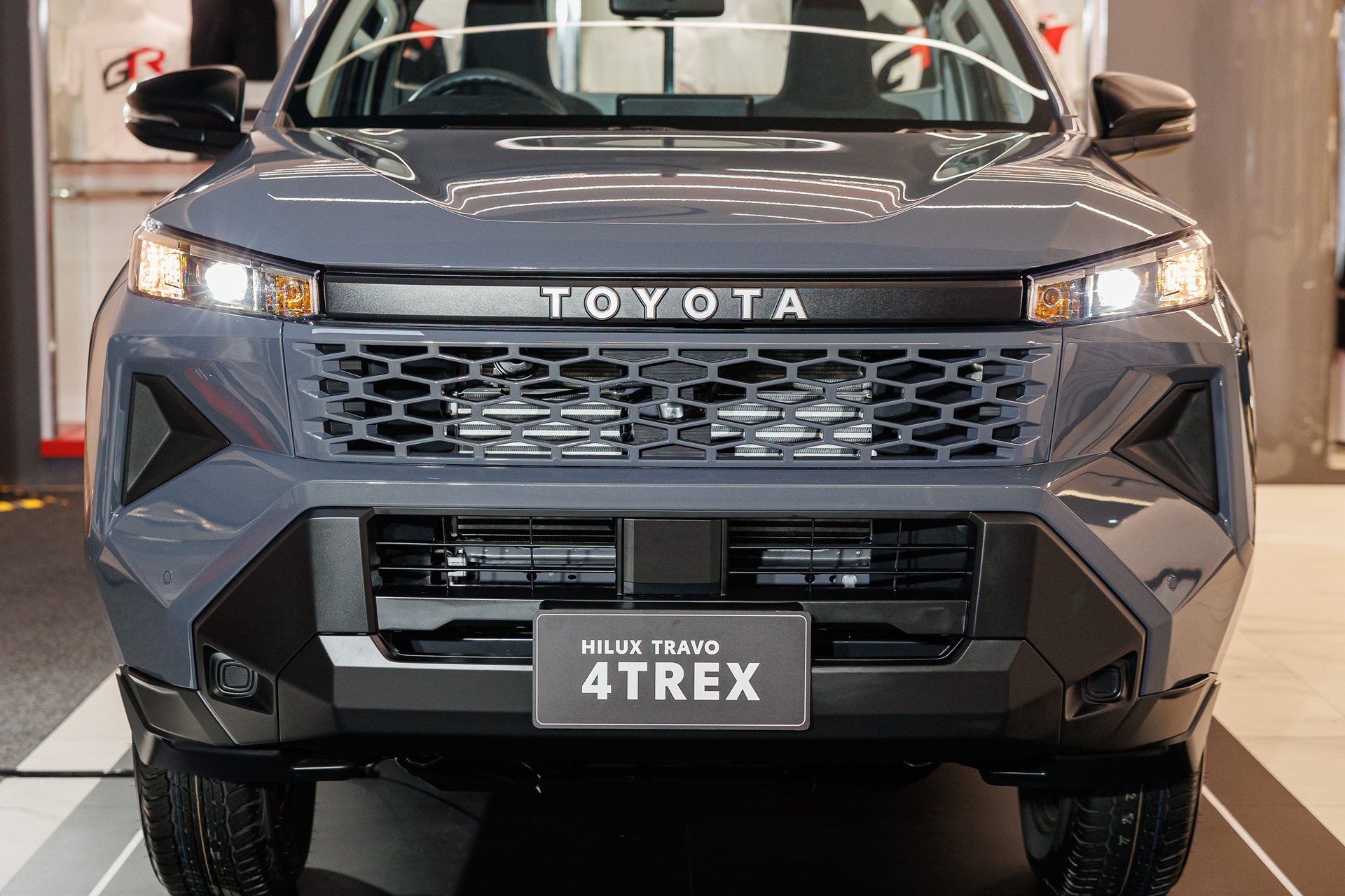 รูปภาพ โตโยต้า Toyota Hilux Travo Standard Cab 4TREX 2.8 AT ปี 2025