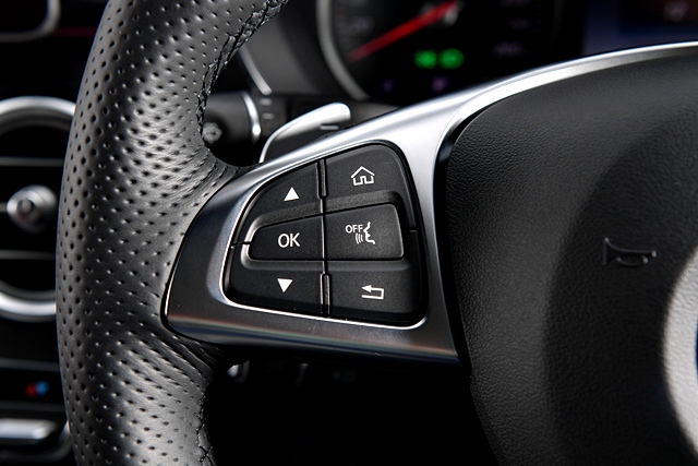 รูปภาพ เมอร์เซเดส-เบนซ์ Mercedes-benz GLC-Class GLC 220 d AMG Dynamic ปี 2017