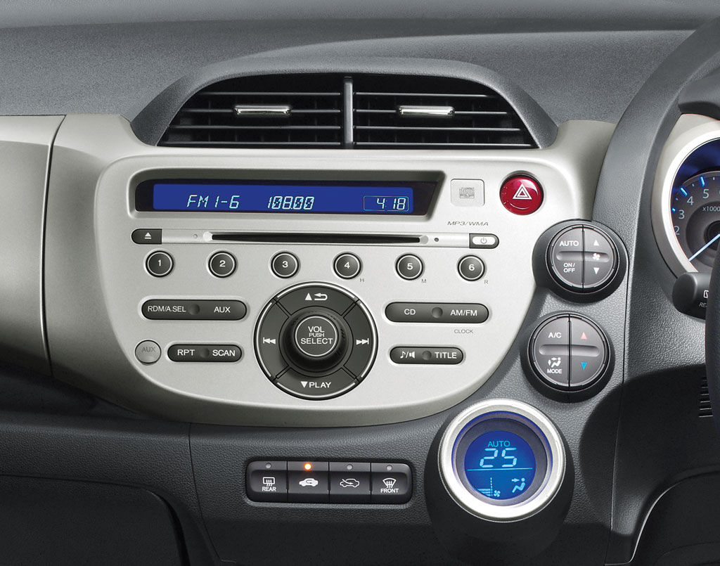 รูปภาพ ฮอนด้า Honda Jazz Hybrid ปี 2012