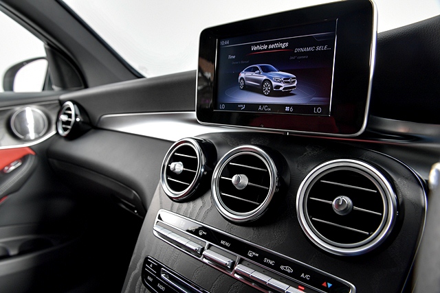 รูปภาพ เมอร์เซเดส-เบนซ์ Mercedes-benz GLC-Class GLC 220 d AMG Dynamic ปี 2017