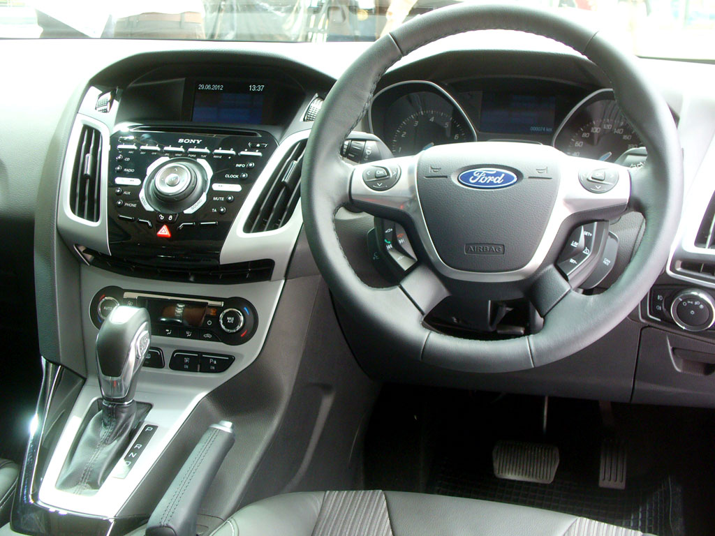 รูปภาพ ฟอร์ด Ford Focus 5Dr 2.0L Ti-VCT GDi Sport+ PowerShift AT ปี 2012