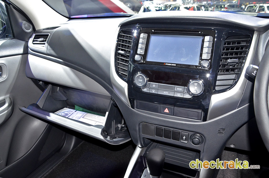 รูปภาพ มิตซูบิชิ Mitsubishi Triton Plus Double Cab 2.4 MIVEC Limited Edition M/T ปี 2016