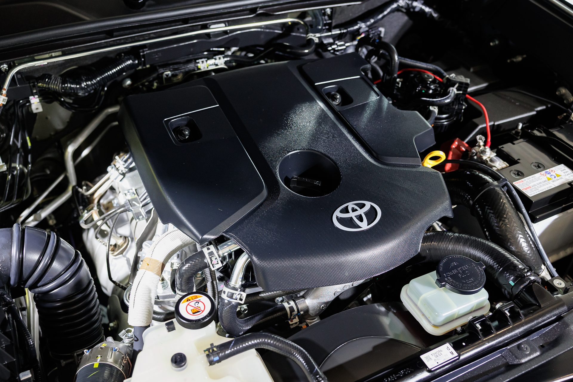 รูปภาพ โตโยต้า Toyota Hilux Travo Smart Cab Prerunner 2.8 Premium AT ปี 2025