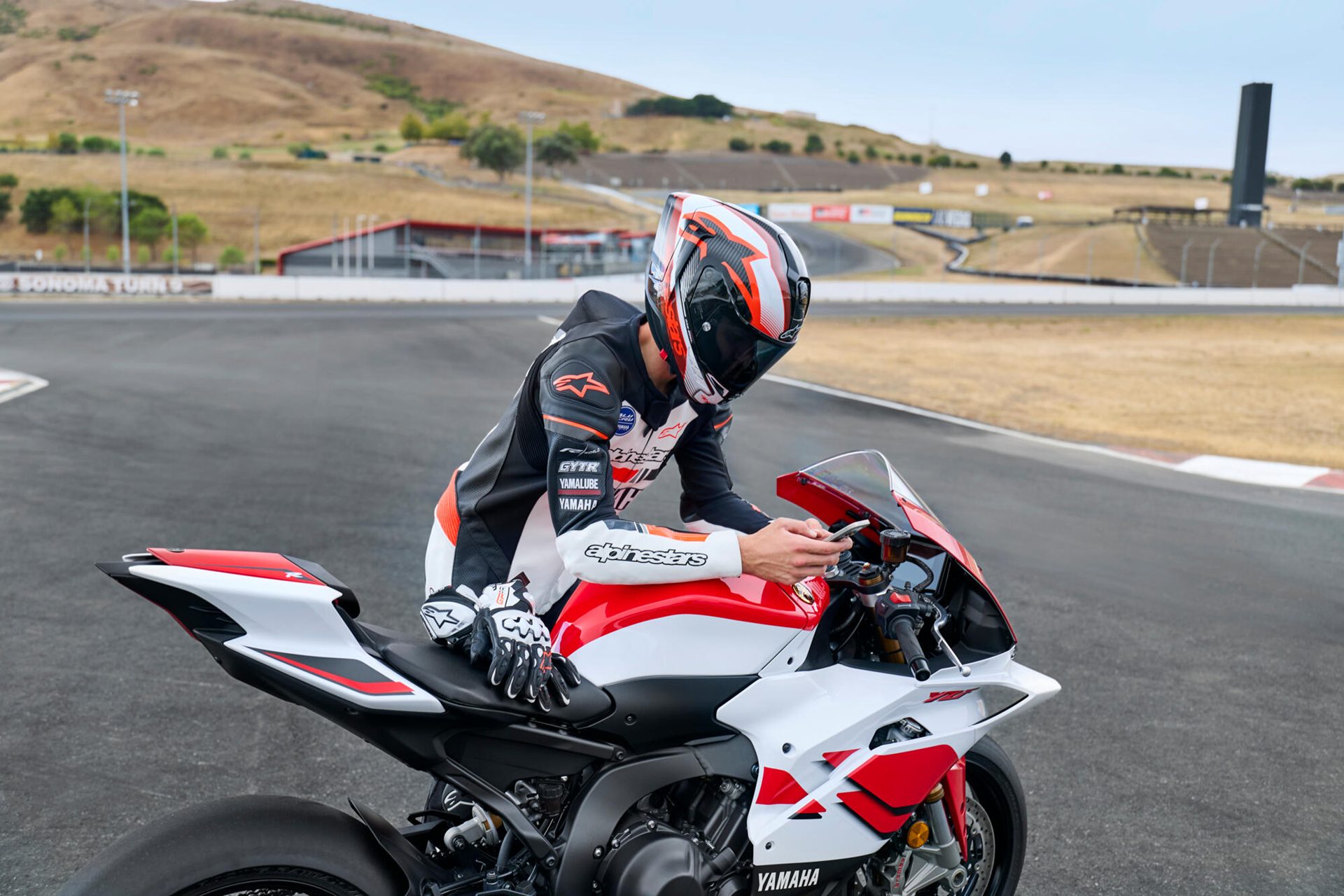 รูปภาพ ยามาฮ่า Yamaha R9 70th Anniversary ปี 2026