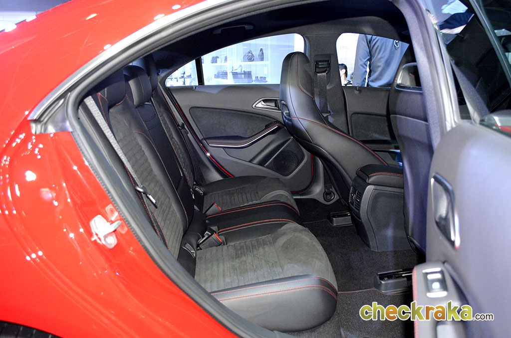 รูปภาพ เมอร์เซเดส-เบนซ์ Mercedes-benz CLA-Class CLA 250 AMG Dynamic ปี 2015