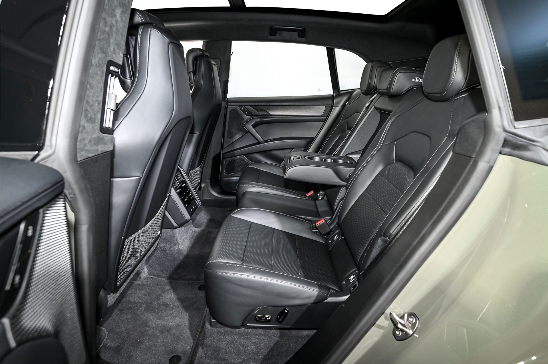 รูปภาพ ปอร์เช่ Porsche Cayenne Turbo Electric ปี 2026